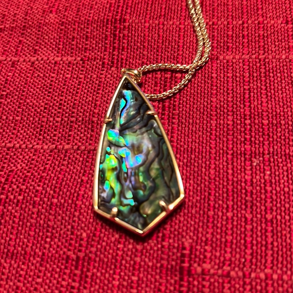 NWT Kendra Scott Retired Carole Abalone & Yellow Gold Necklace.